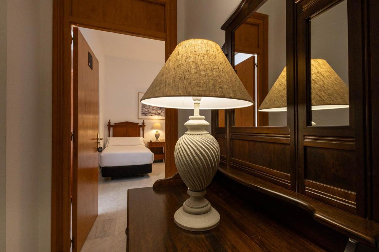 Hotel Tugasa Casa Palacio Medina Sidonia Екстериор снимка